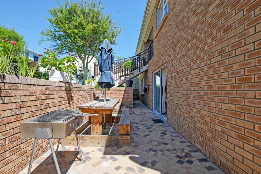 8 Bedroom Property for Sale in Melkbosstrand Central Western Cape
